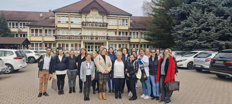 Huszonöt résztvevő szerzett Pedagógiai munkatárs (pedagógiai asszisztens) szakképesítést iskolánkban