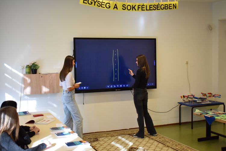 Tanulásmódszertani és helytörténeti órák a könyvtárban