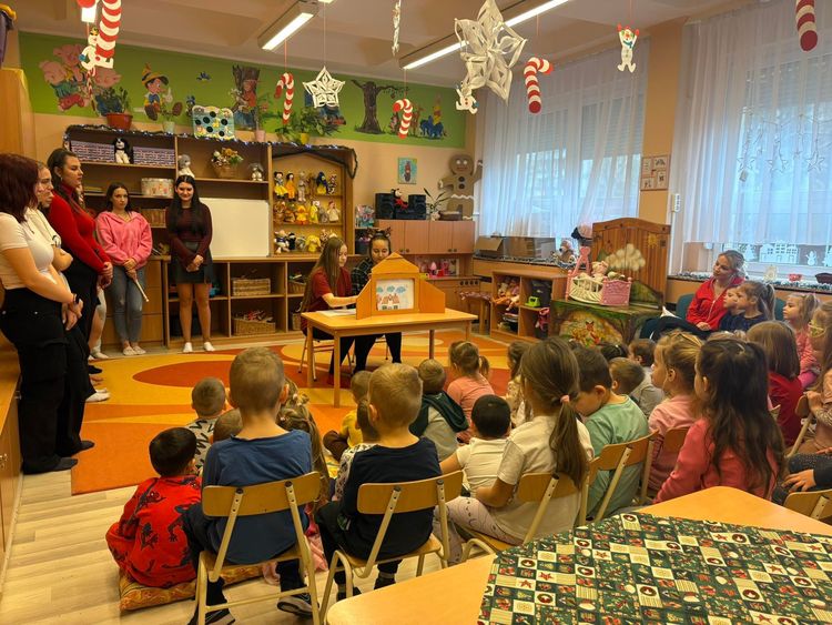 Mikulás műsor az óvodában