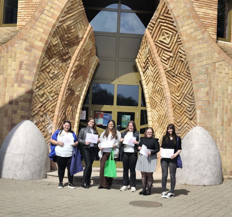 XI. DUNÁNTÚLI MANDULAFA Ifjú kutatók tudományos konferenciája