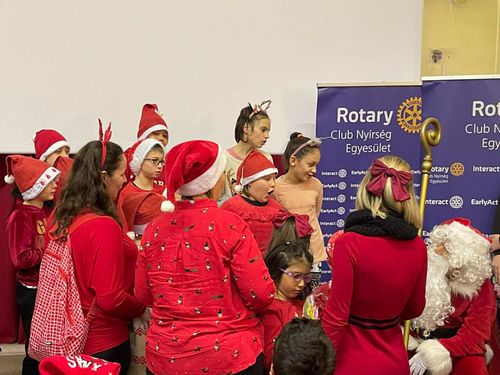 Fogyatékkal élő gyerekekhez érkezett a Mikulás