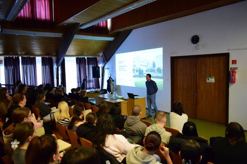  Pályaorientáció a Zayban